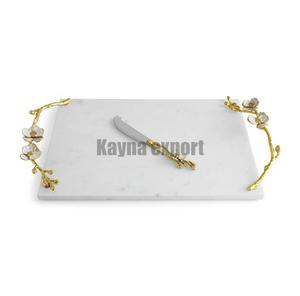 Plateau en marbre blanc de luxe forme rectangulaire cuisine et plateau de décoration de table fabriqué à la main avec une belle branche plateau à poignée en or - Product Image 6