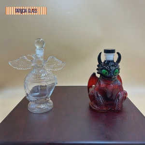 Bottiglia Quadrata per Vodka e <span class=keywords><strong>Whisky</strong></span> in Vetro Trasparente, Logo Personalizzato, Produttore Certificato ISO FDA OEM ODM per Marchi di Liquori - Product Image 1