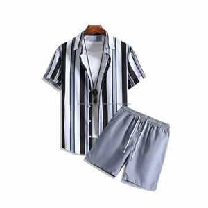 ชุดเซ็ตเสื้อผ้าผู้ชายลายทางสีดำและสีเทาแบบ OEM สั่งทำพิเศษ - ชุดฤดูร้อน 2 ชิ้น - Product Image 3