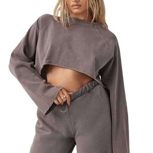 Precio competitivo Top corto de Invierno para mujer Sudaderas con capucha Diseño de logotipo personalizado Técnicas impresas sólidas Ropa informal con Capucha de punto corto - Product Image 3