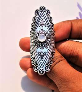 Bague en argent sterling avec pierre de lune violette ovale taillée en bélière, design empilable, pour les occasions spéciales - Product Image 1