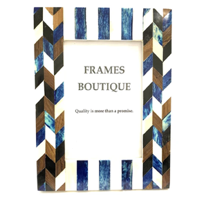 El diseño presenta líneas blancas finas y negras gruesas alternadas, creando un patrón rectangular anidado - Product Image 5