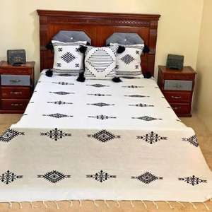 Couverture marocaine faite à la main, authentique artisanat berbère, couverture douce tissée à motifs tribaux, décoration d'intérieur, cadeau - Product Image 1