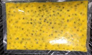 Disfrute de la fruta de la Pasión congelada como un ingrediente conveniente para agregar un sabor exótico dulce y agrio a los postres y bebidas frías - Product Image 2