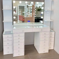 Meubles de toilette modernes en bois avec tabouret, tiroirs et armoires, coiffeuse avec miroir sur pied et lumières pour chambre à coucher, hôtel