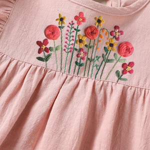 Robe brodée à la main en lin doux pour bébé fille Style décontracté pour le premier anniversaire des tout-petits OEM Made in Vietnam - Product Image 2