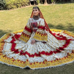 Robe de mariée ethnique pashtun traditionnelle vintage du Pakistan, longue, à manches longues, faite à la main, avec tissu personnalisable - Product Image 4