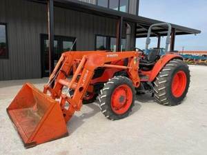 Tractor Kubota M6060HD 2013: Potencia 4x4 Duradera para una Agricultura Eficiente - Product Image 2