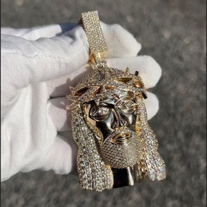 Pendentif Peace en or 14 carats plaqué argent sterling 925 avec moissanite VVS glacée en serti canal, certifié IGI, coupe brillante, pour homme - Product Image 1