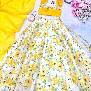 Dernier Designer Organza Soie Floral Imprimé Travail Lehenga Choli par FabZone - Product Image 1