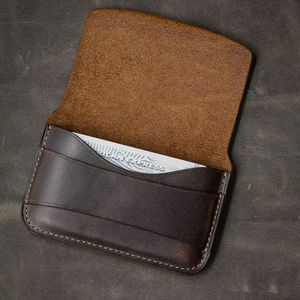 Portefeuille en cuir artisanal de qualité supérieure pour femmes avec une finition douce et un intérieur spacieux - Product Image 1