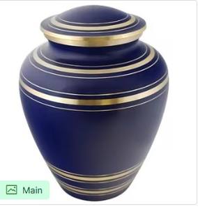 Juego de tres urnas de latón para mascotas con diseño de huella de pata para recuerdos y recuerdos de mascotas - Product Image 3