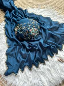 High On Demand Indian Sexy Party Wear Chinnon Saree con blusa pesada hecha a mano a la venta en cantidad al por mayor - Product Image 3