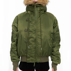 Veste matelassée pour femme, streetwear, printemps automne, OEM, lisse, tendance, décontractée, étiquette personnalisée, veste matelassée 2026, manteau léger - Product Image 3