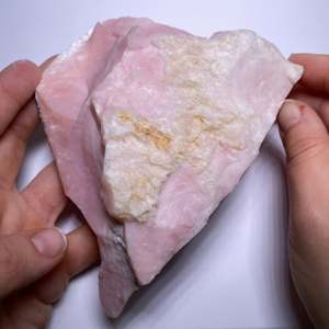 Ópalo Peruano Rosa Natural, Gema Suelta, Corte Ovalado, Alta Calidad, Certificado IGI - Product Image 2