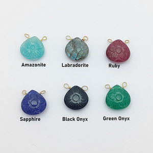 Pendentif en forme de cœur en saphir, pierre de naissance - Charmes en pierres précieuses sculptés à la main, double bélière - Vente en gros de bijoux DIY - Product Image 3