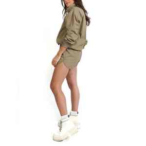 Fabricant en gros sur mesure de survêtements en nylon vert 2 pièces pour femmes, adolescentes et filles - Product Image 3