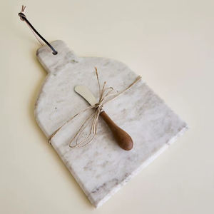 Elegante tabla de cortar de mármol perfecta para cocinas modernas que ofrece funcionalidad y atractivo decorativo - Product Image 1