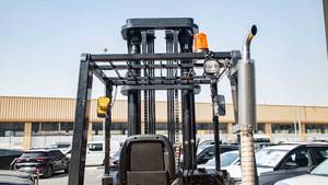 Carrello Elevatore Controbilanciato Usato 2026 Giallo Diesel con Pneumatici, 36.000 Libbre (16.329 Kg) con DSS |   Pronto per l'esportazione - Product Image 5
