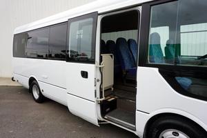 Super Clean 2013 Mitsu-bishi Rosa Bus d'occasion Euro 4 Diesel Transmission manuelle Moteur Yuchai 30 places - Product Image 2
