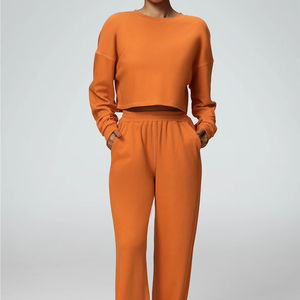 Conjunto de 2 piezas ajustado personalizado para mujer, pantalones de chándal con capucha y patrón sólido, ropa de chándal de invierno de talla grande - Product Image 1