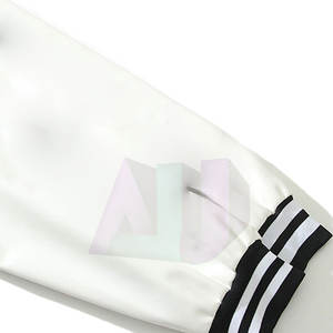 Chaqueta Universitaria Estilosa para Hombre con Cuello Alto y Logotipo Frontal Personalizado, Forro Cálido para Looks Urbanos de Invierno - Ecológica - Product Image 4