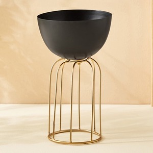 Exclusivas macetas de metal hechas a mano, eleva tu espacio con diseños de moda, macetas colgantes para balcón y jardín - Product Image 1