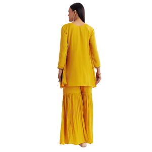 Mostaza Chinon acampanado Kurta con trabajo de hilo Venta al por mayor Mujeres Étnicas OEM Ropa Proveedor de fábrica Ropa de fiesta personalizada Traje - Product Image 5