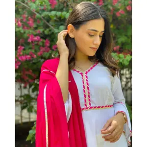 Traje de Rayón para Mujer, Diseño de Exportación India, Cuello en V, Bloques de Color, Estilo Indie Folk, Transpirable, Ecológico, con Decoración de Encaje - Product Image 2