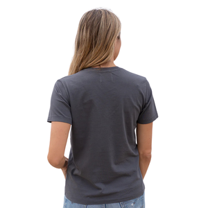 Camiseta de Manga Corta con Cuello en V para Mujer, Color Gris Oscuro, 100% Algodón Orgánico de Lujo, Preencogido, Certificado GOTS, Suave, Transpirable y Ajustado - Product Image 4
