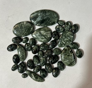 หินคริสตัล seraphinite Cabochon จากรัสเซียเกรด AAA พลอยเทียมสีเขียวบำบัดอัญมณีหลวมสำหรับเครื่องประดับ - Product Image 1