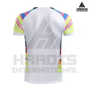 Uniforme de Tennis de haute qualité pour hommes et ensembles d'uniformes de tennis personnalisés avec impression par Sublimation disponibles au Pakistan - Product Image 2