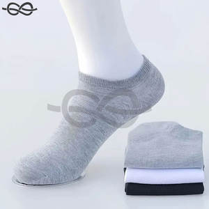 Calcetines tobilleros transpirables cómodos para hombre y mujer, calcetines cortos finos de corte bajo en negro, blanco y gris, primavera y verano - Product Image 5