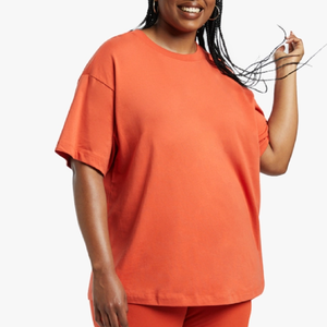 Camiseta de talla grande para mujer, Camiseta 100% algodón Color liso 180 Gsm con Logo OEM personalizado de manga corta con cuello redondo - Product Image 3