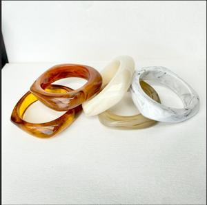 Bracelets en résine pour femmes élégantes en différentes couleurs Bracelets et accessoires de mode pour vêtements et mode - Product Image 2