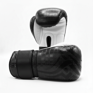 Guantes de Boxeo Profesionales y de Entrenamiento de Piel de Cocodrilo Hechos a Medida, Fabricante de Pakistán - Product Image 1