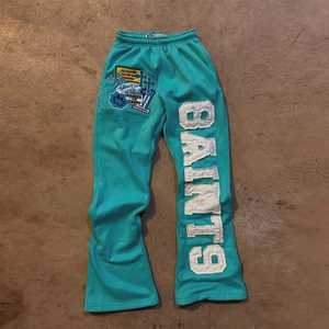 Pantalon de survêtement pour homme en molleton français brodé personnalisé, jogging lourd, coupe ample, jambe droite, strass, lavage à l'acide, effet délavé - Product Image 4