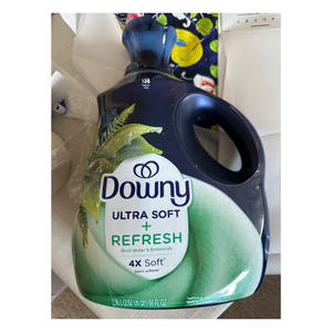 Adoucissant liquide rafraîchissant ultra doux Downy - Product Image 3