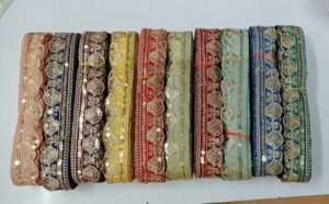 Dentelle brodée florale colorée avec des motifs détaillés Mode de couture pour les robes de mariée et les projets d'artisanat de bricolage pour les sacs à chaussures - Product Image 5