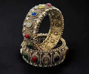 Pulsera Polki de latón chapado en oro antiguo, joyería de moda para fiestas de boda y aniversarios disponibles en tamaños 2,4 y 2,6 - Product Image 1