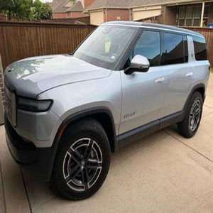 READY DELIVERY 2024 R1S ADVENTURE RIGHT STEERING LEATHER SEATS 360 REAR <b>CAMERA</b> <b>PANORAMIC</b> SUNROOF TURBO AUTOMATIC DARK - Product Image 5