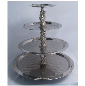 Soporte para Pastel de Tres Niveles Redondo de Aluminio TQC, Color Plateado, Apto para Lavavajillas, para Mesa - Product Image 1