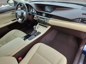 Lexus ES 350 2016 en bon état et à prix abordable - Product Image 3