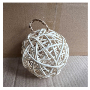 Boule de rotin fabriquée à partir de rotin naturel 100%, boule de rotin parfaite pour la décoration d'arbre, le style de maison en rotin et les décorations écologiques - Product Image 4