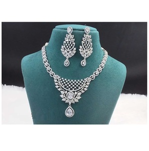 Ensemble élégant de colliers et de boucles d'oreilles AD Bijoux étincelants les plus vendus pour les fêtes de mariées et les tenues traditionnelles - Product Image 1