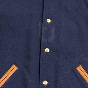 Chaquetas con letras más vendidas con cuello levantado Servicio OEM Mangas de cuero teñido liso Precio de tela de lona de alta calidad - Product Image 5