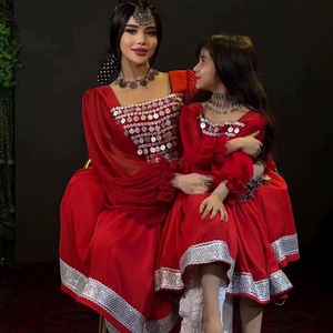 Tenue tribale Kuchi fabriquée à la main avec un travail de point fin Artisan Made Afghan Dress 100% Handmade - Product Image 3