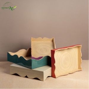 Plateau en bambou artisanal, écologique, durable, finition laquée, sans danger pour les aliments, équilibre ludique entre l'artisanat et la couleur - Product Image 1