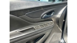 Buick Encore Preferred FWD 2020, Usado en Excelentes Condiciones - Product Image 2