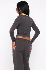 Ensemble de survêtement pour femmes à col en V et capuche, 2 pièces, hiver, uni, brodé, hauts longs, couleurs personnalisées - Product Image 4